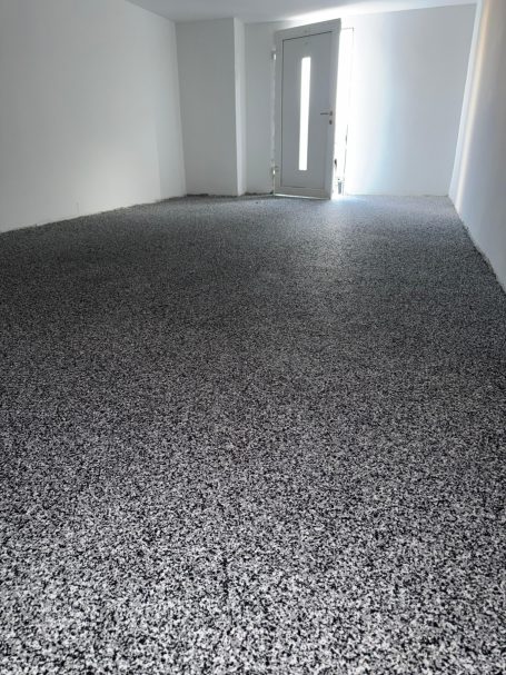 Epoxy-Chipsboden